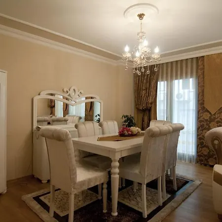 Luxury 4 2 With Terrace Olimpiyat דירה